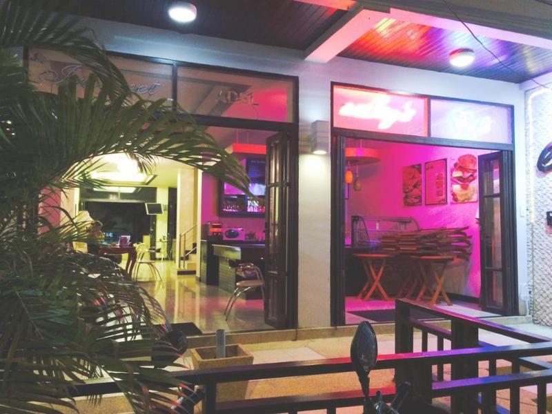 Enjoy'S Beach House & Cafe' Ban Karon Zewnętrze zdjęcie