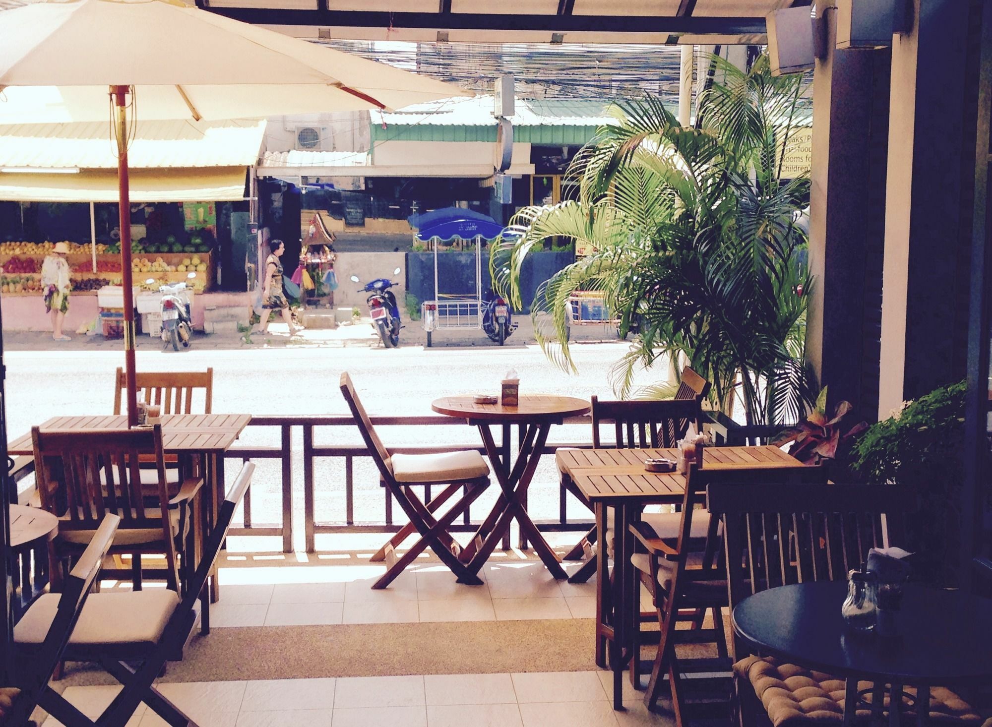 Enjoy'S Beach House & Cafe' Ban Karon Zewnętrze zdjęcie