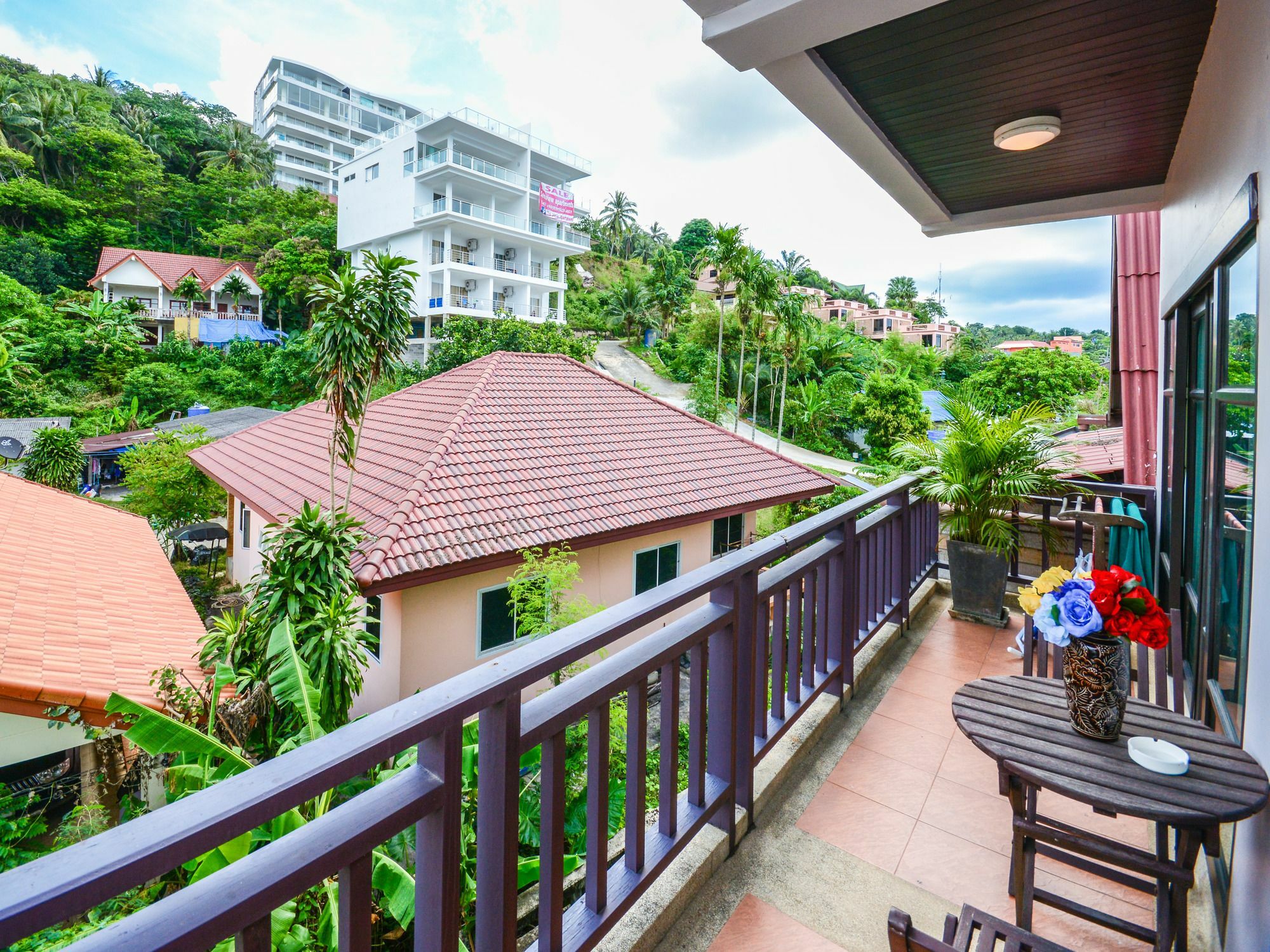 Enjoy'S Beach House & Cafe' Ban Karon Zewnętrze zdjęcie